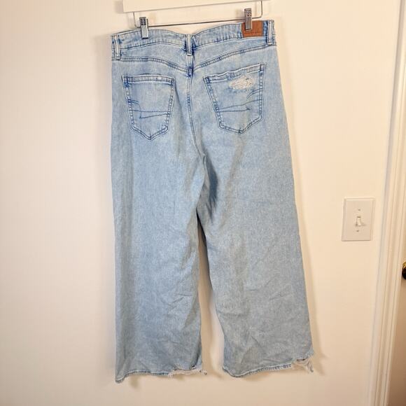 American Eagle Super High Rise Baggy Wide Leg Jeans Light Wash Womens 8 Short - Picture 5 of 10